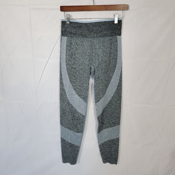 Victoria Secret Medium Seamless Leggings - Picture 1 of 5